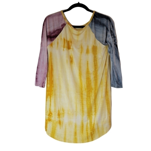Tri Colored Tie Dye 3/4 Sleeved Tunic Top - Picture 12 of 13